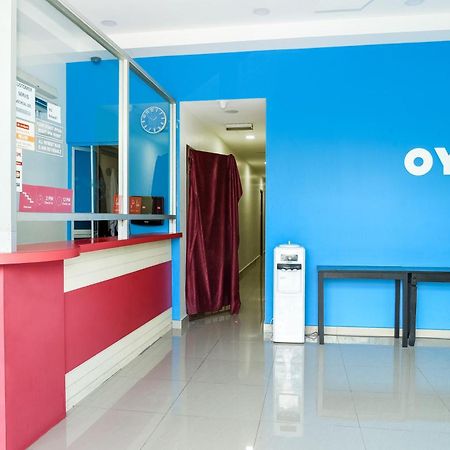 Oyo 90282 Hotel Taj Inn, Seksyen 7 Σαχ Αλάμ Εξωτερικό φωτογραφία