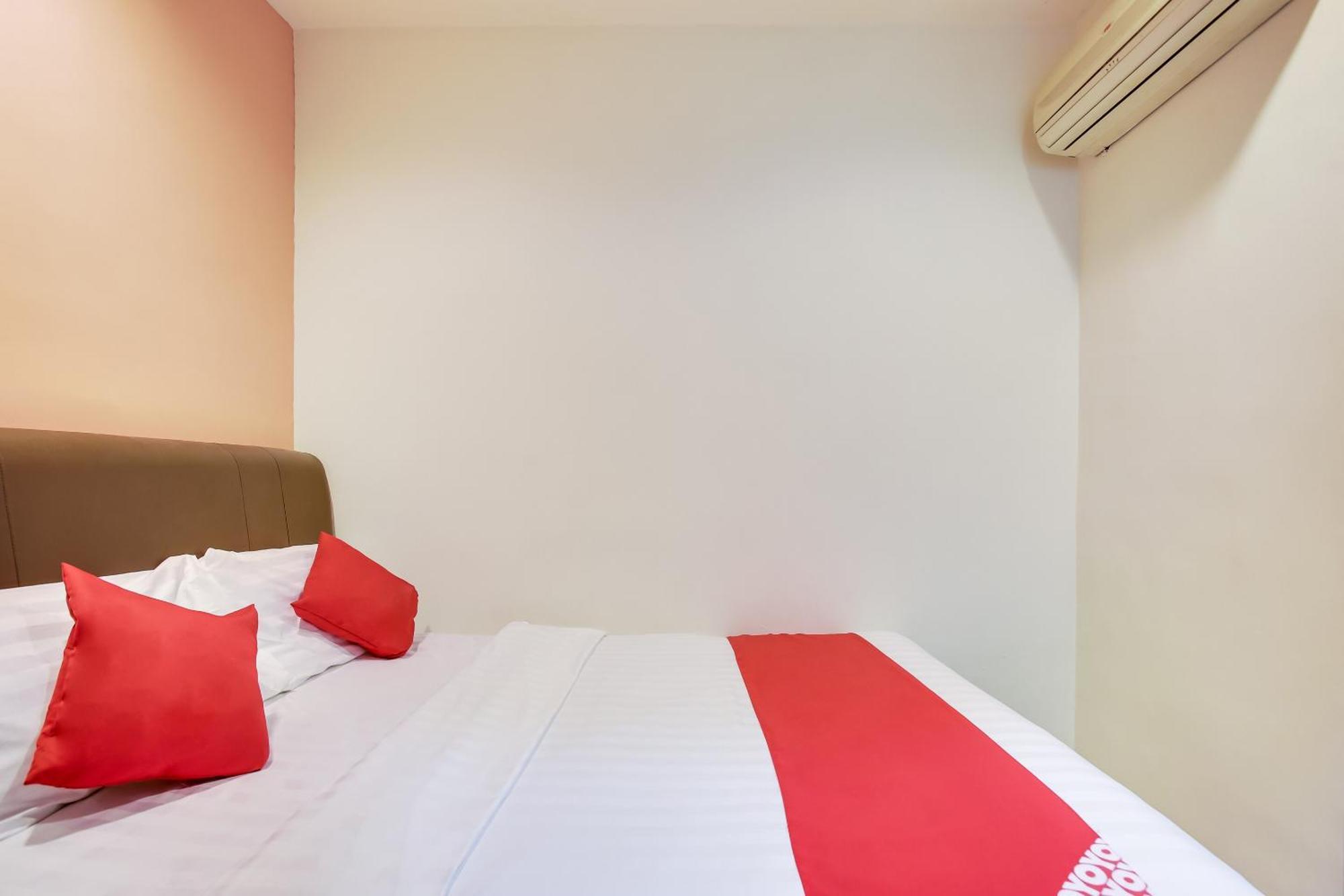 Oyo 90282 Hotel Taj Inn, Seksyen 7 Σαχ Αλάμ Εξωτερικό φωτογραφία