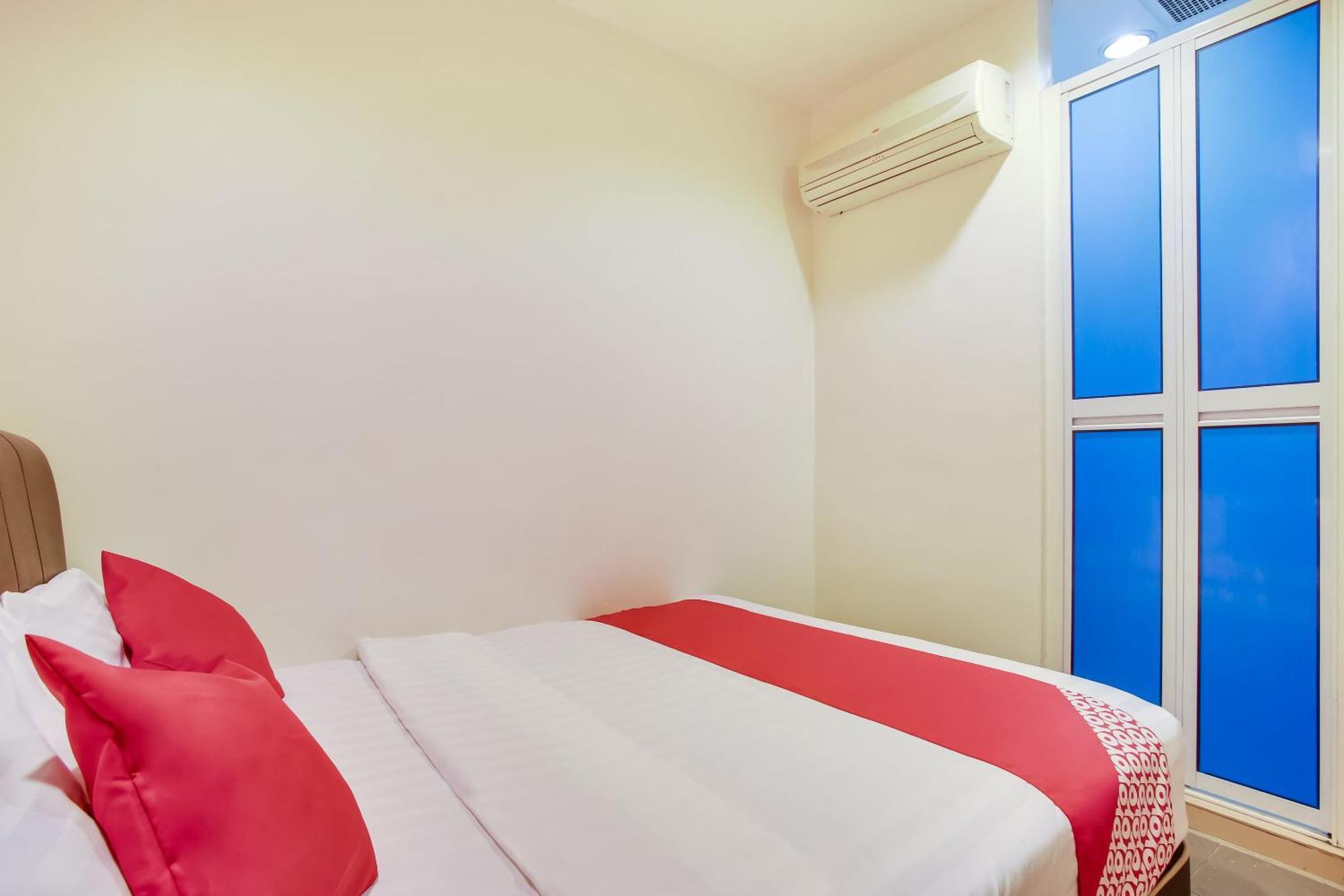Oyo 90282 Hotel Taj Inn, Seksyen 7 Σαχ Αλάμ Εξωτερικό φωτογραφία